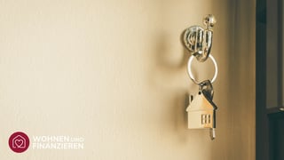 Schlüssel hängt im gekauften Haus