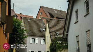 Verschiedene Häuser nebeneinander mit versteckten Mängeln