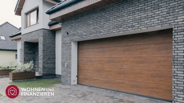 Angebaute Garage mit Zugang zum Haus