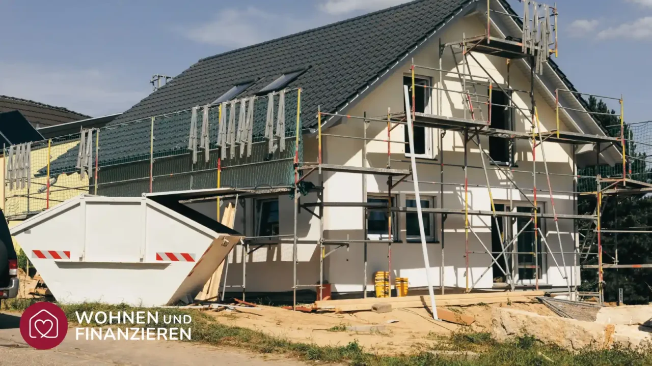 Hausbau mit Gerüst